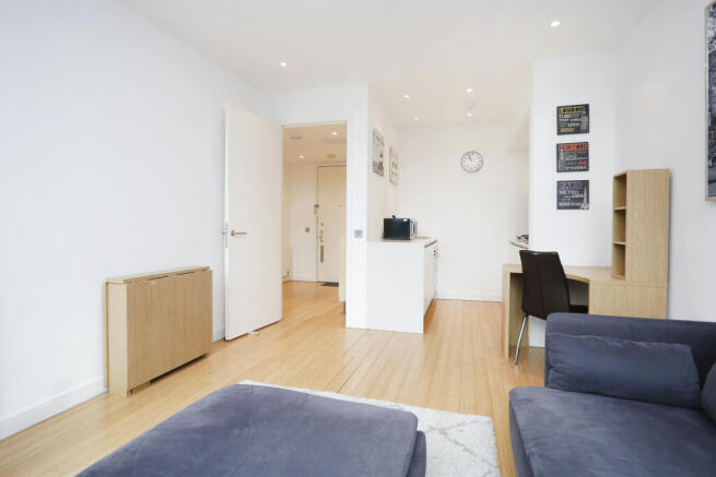 Sitting Room/Kitchen of 31 (Flat 28) Simpson Loan