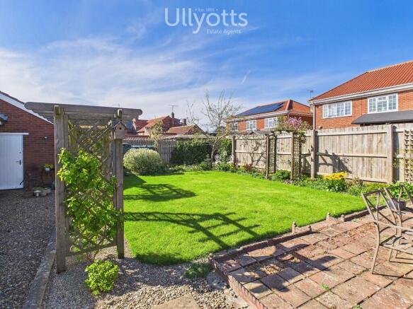 4 bed Detached for sale Image 12