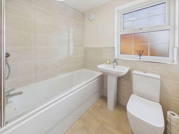 4 bed Detached for sale Image 6