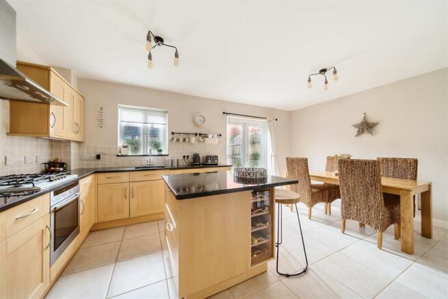  Breakfast Room