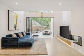 1, 1 Edward Milner Terrace, Fountain Drive, London SE19 1UW