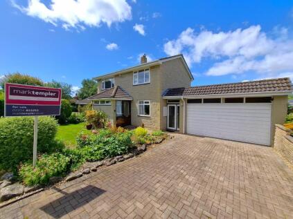 Lovely detached home situated within peaceful Backwell cul de sac