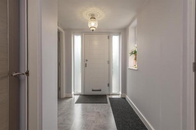 Broomfield Road, Fixby, HD2 photo 4