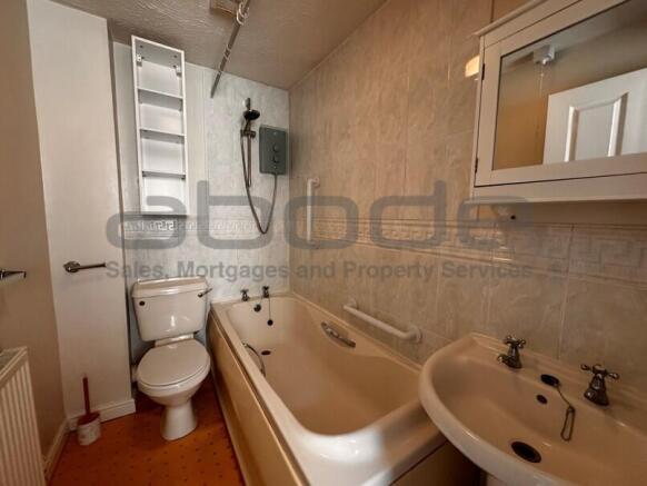 2 bed End of Terrace to rent Image 4