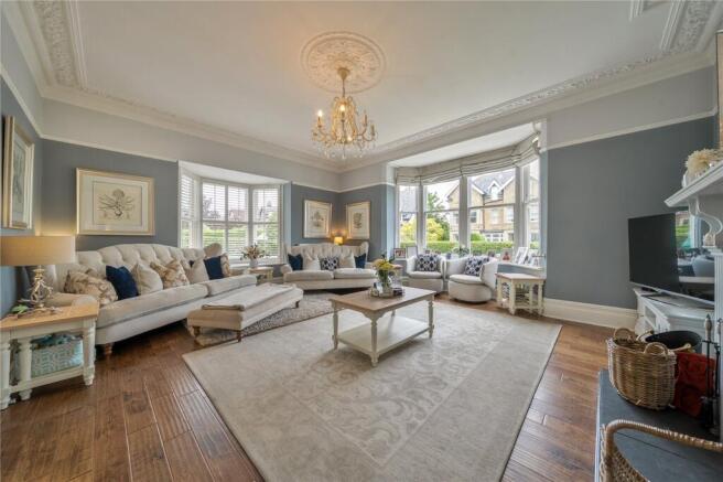 6 bed Semi-Detached for sale Image 4