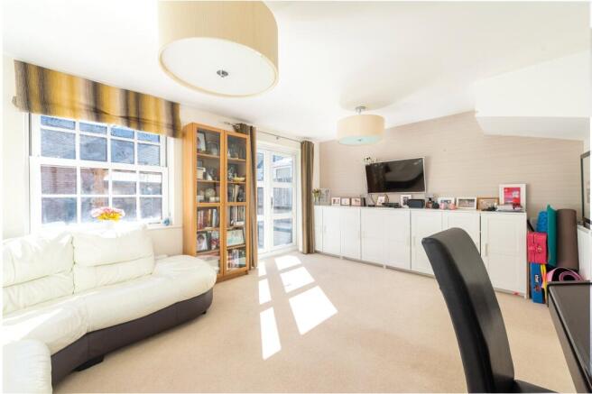 Sitting/Dining Room
