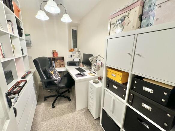 6 bed Apartment for sale Image 8