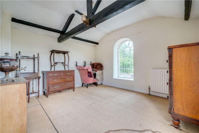 7 bed Semi-Detached for sale Image 6
