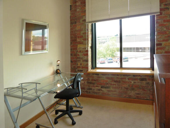 3 bed Flat for sale Image 7
