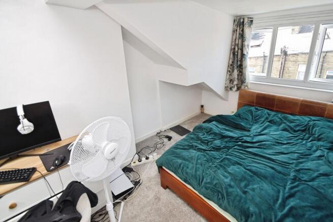 4 bed Terraced for sale Image 9