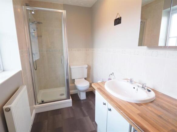 En-Suite Shower Room 062