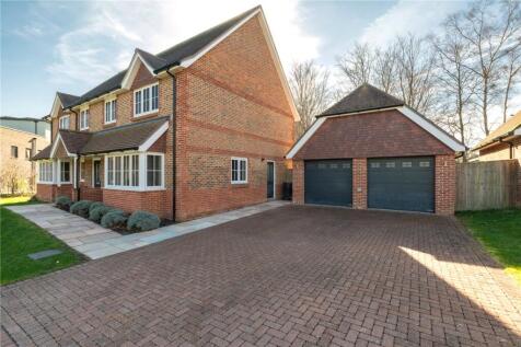 Warren Close, Catsfield, Battle, East Sussex, TN33
