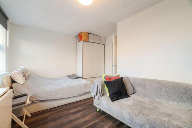 Living Room/Bedroom