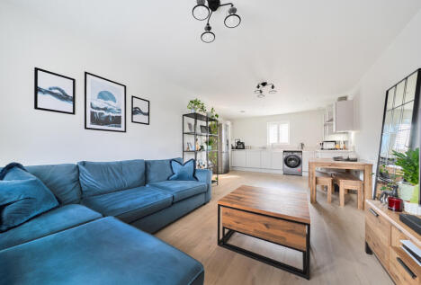 Gainsborough Court, 73, Webber Street, Horley, RH6