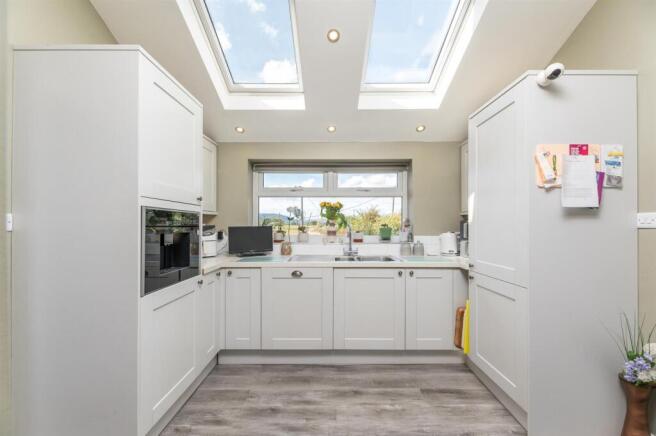 3 bed Detached for sale Image 9