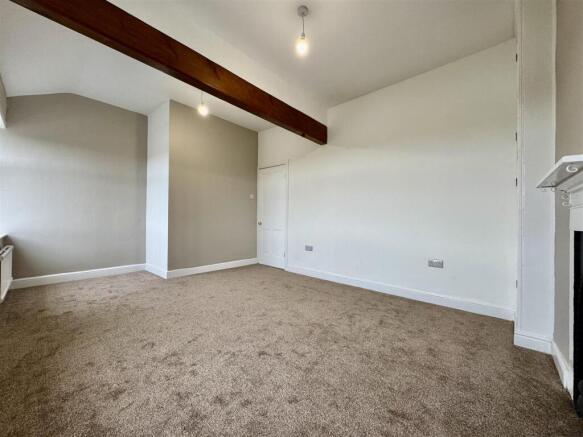 2 bed End of Terrace to rent Image 12