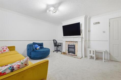 Bridle Close, Enfield