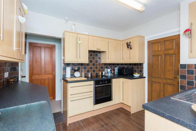 Kitchen B.jpg