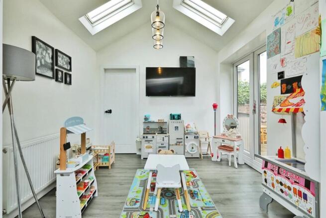 3 bed Detached Bungalow for sale Image 5