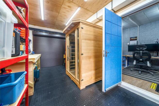 Garage/Office