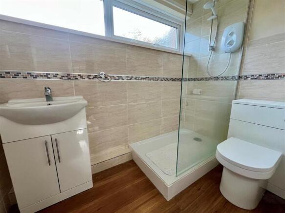 3 bed Flat for sale Image 4