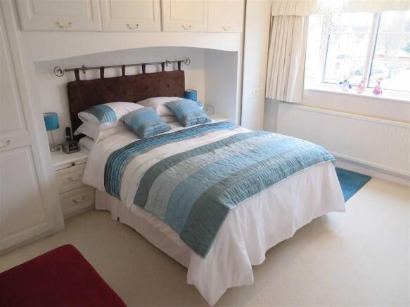 BEDROOM 1 (FRONT)