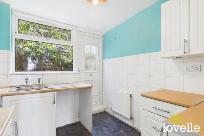 2 bed Terraced to rent Image 4
