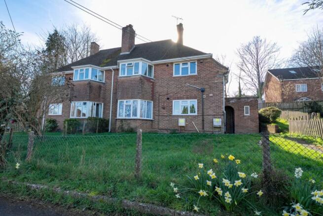 2-bed house on Valley Rise, Upper Clatford, SP11, £185,000