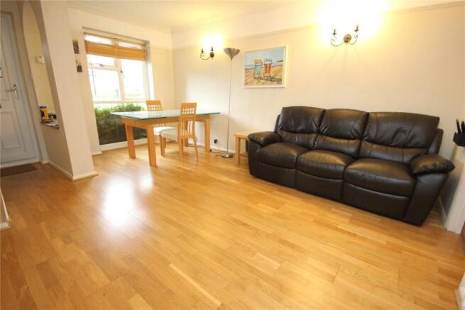 Lounge/Dining