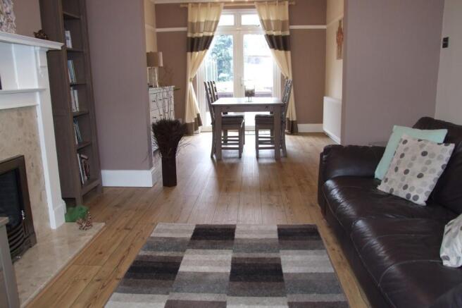 Lounge/dining