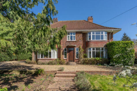 Yaxham Road, Yaxham, NR19 1