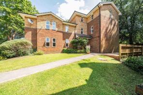 5, Oakwood Lodge, Oakwood Close, Winchester SO21 2EY