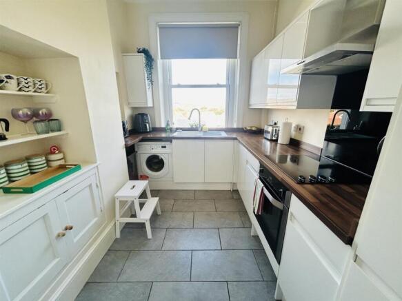 7 South Cliff, Eastbourne photo 4