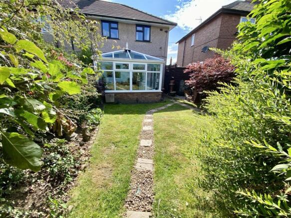 3 bed Semi-Detached for sale Image 11
