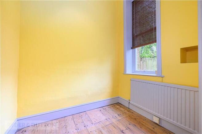 5 bed Semi-Detached for sale Image 8
