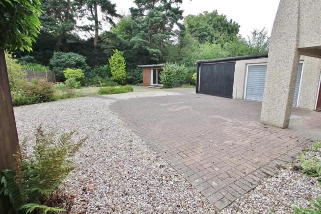 New Side & Rear Garden 2.JPG