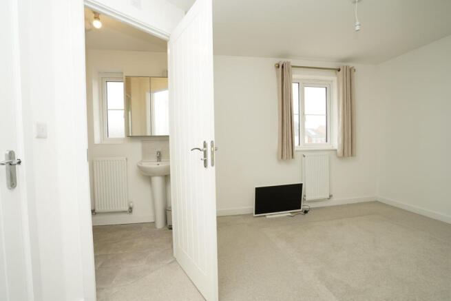 3 bed Terraced for sale Image 7