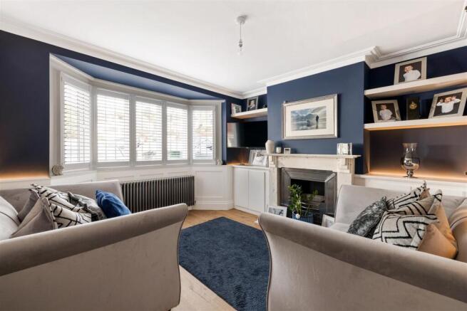 Dove House Gardens, E4