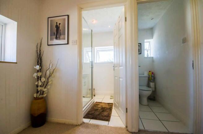 Shower & WC