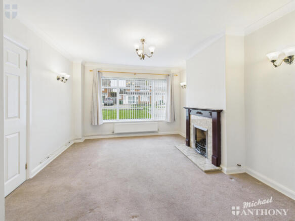 CAM03852G0-PR0536-STILL001