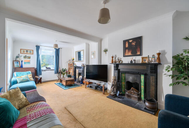 1401822-7-696a0e0...