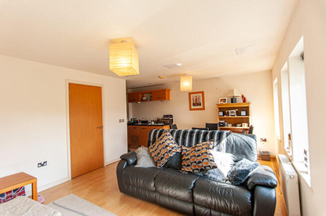 1 bed Apartment to rent Image 6