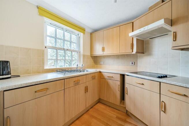 Kitchen (2).jpg