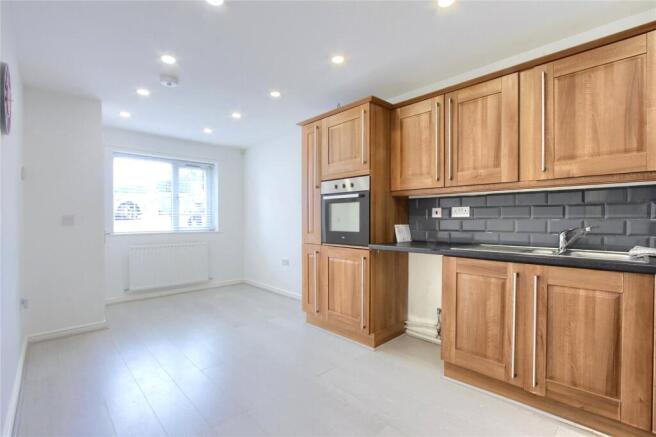 3 bed Semi-Detached for sale Image 4
