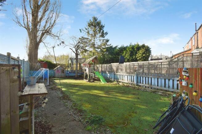 3 bed Terraced for sale Image 11