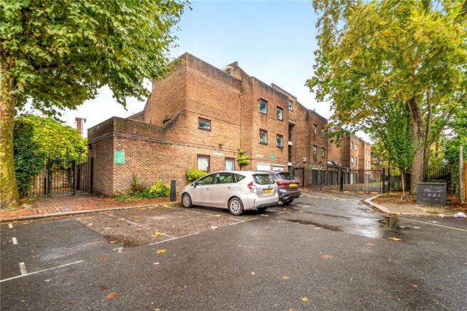 1-bed flat on Castle Road, London, £475,000