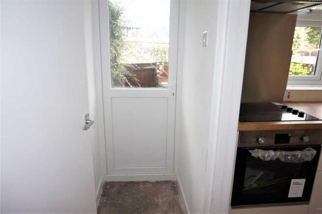 REAR HALL :