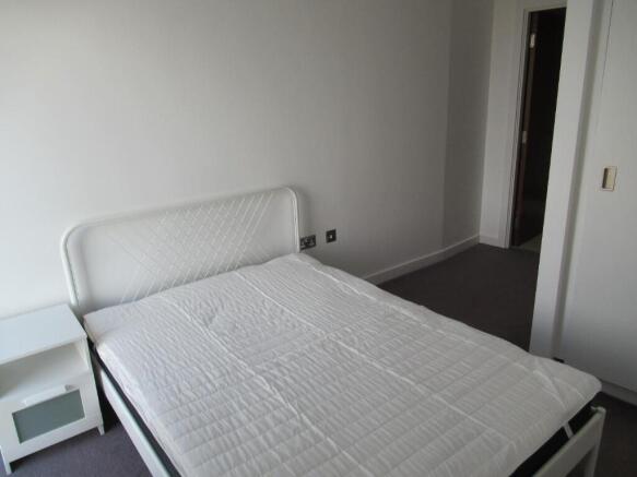 2 bed Apartment to rent Image 7