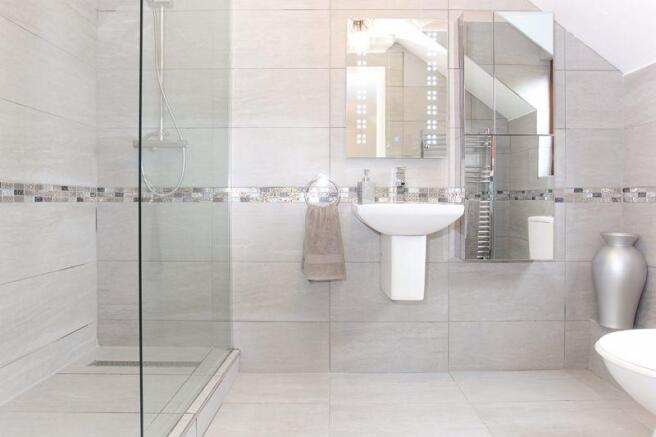 En-suite to ma...
