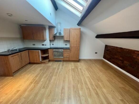 OPEN PLAN LOUNGE/KITCHEN